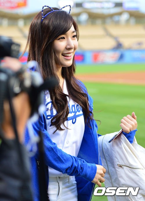 beritakpop.com_Tiffany_Pitch_LA_Dodgers_02